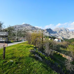 https://apartments-paklenica-starigrad-paklenica.hotelinzadar.com